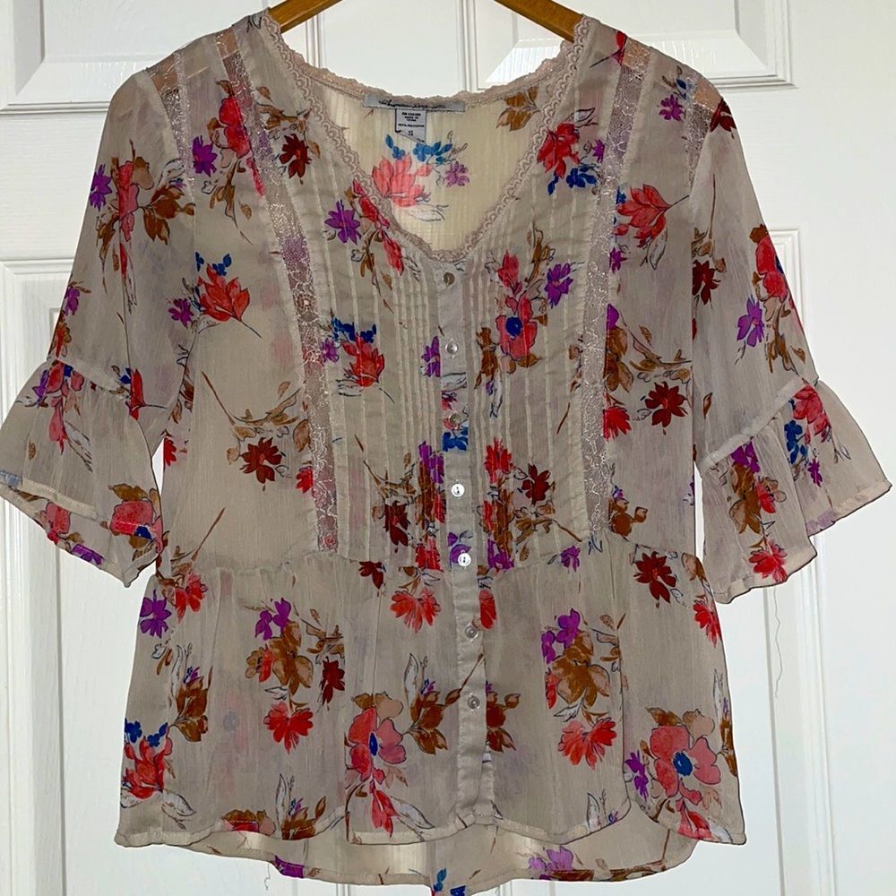 American Rag tan floral blouse